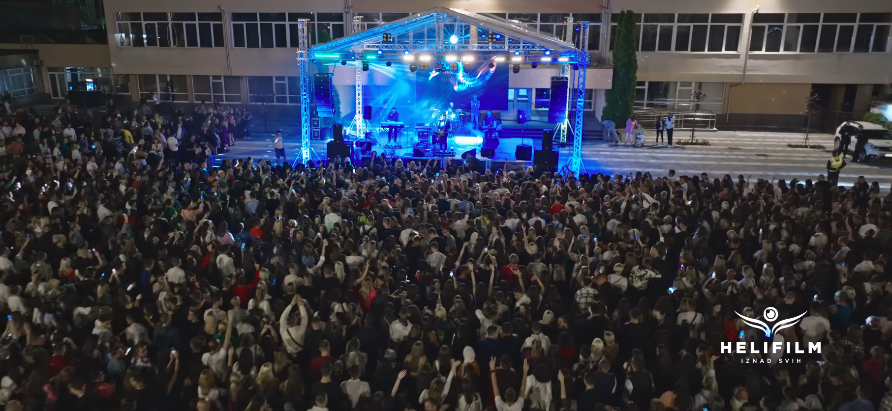 Pogledajte kako je izgledao koncert Dženana Lončarevića na obnovljenom trgu na Ilidži