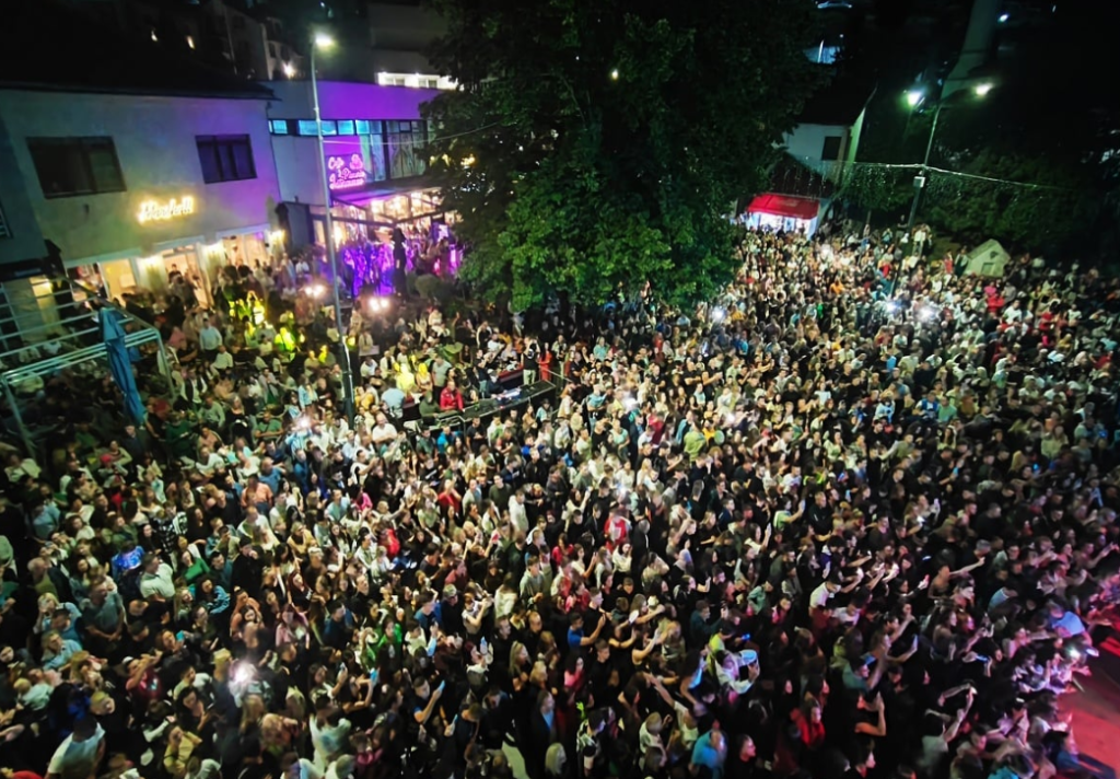 Crvena jabuka svojim nastupom učinila Konjičko ljeto i Dane dijaspore nezaboravnim